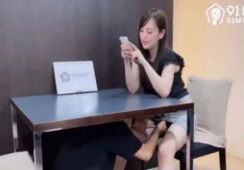 Còn gì sướng hơn khi được tận hưởng hương thơm quyến rũ của cô gia sư xinh đẹpm